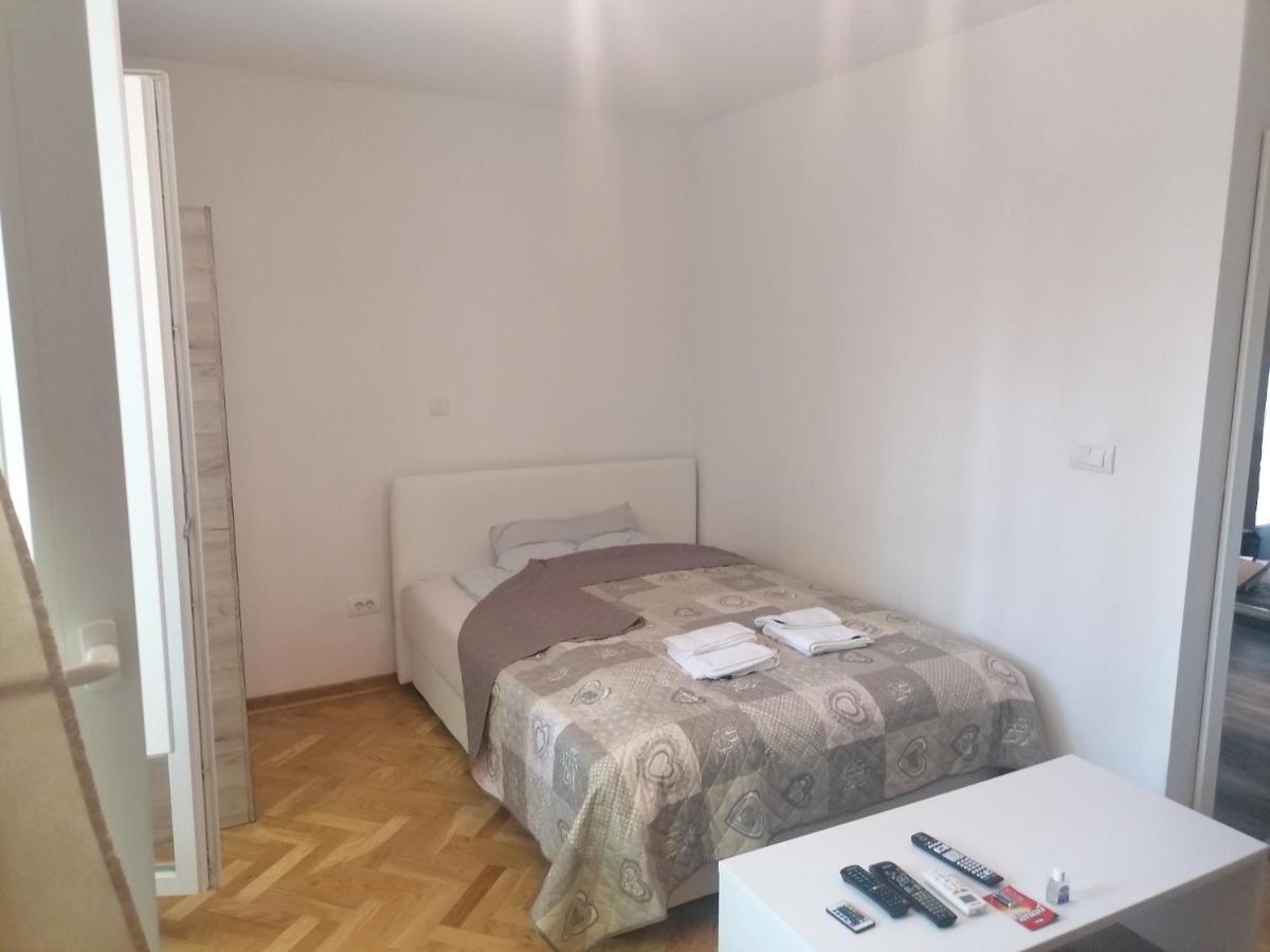 Appartamento Natasa Belgrado Esterno foto