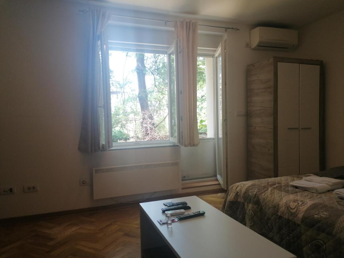 Appartamento Natasa Belgrado Esterno foto