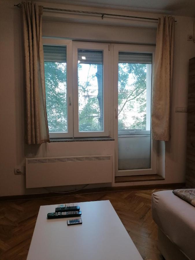 Appartamento Natasa Belgrado Esterno foto