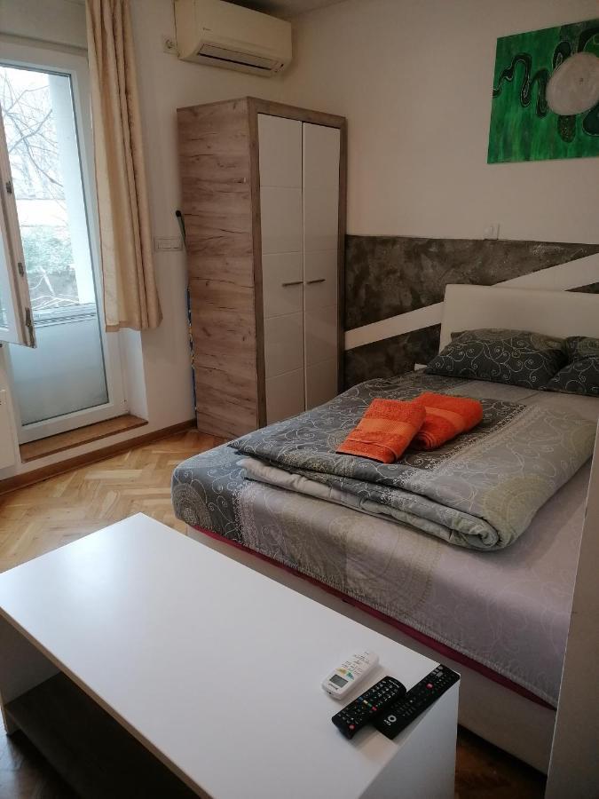 Appartamento Natasa Belgrado Esterno foto